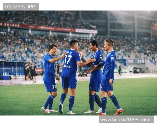 足球明星中谁的年龄最大且依然活跃于赛场的传奇故事